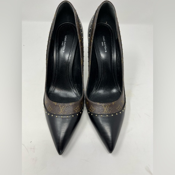 Louis Vuitton Signature Monogram LV Black Leather studded pumps size 39 EU - Picture 6 of 8